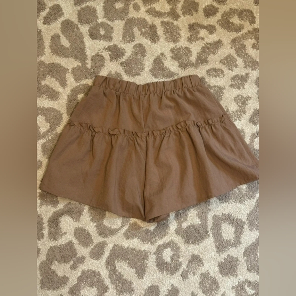 Tiered Ruffle Women's Shorts - Brown - Picture 2 of 3